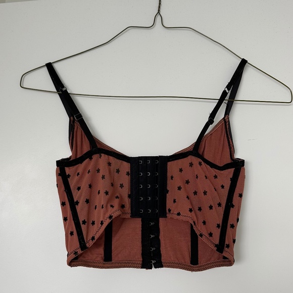 Urban Outfitters out from under corset - Picture 2 of 3